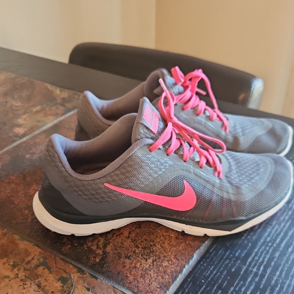 Nike Women's Gray and Pink Running Shoes
